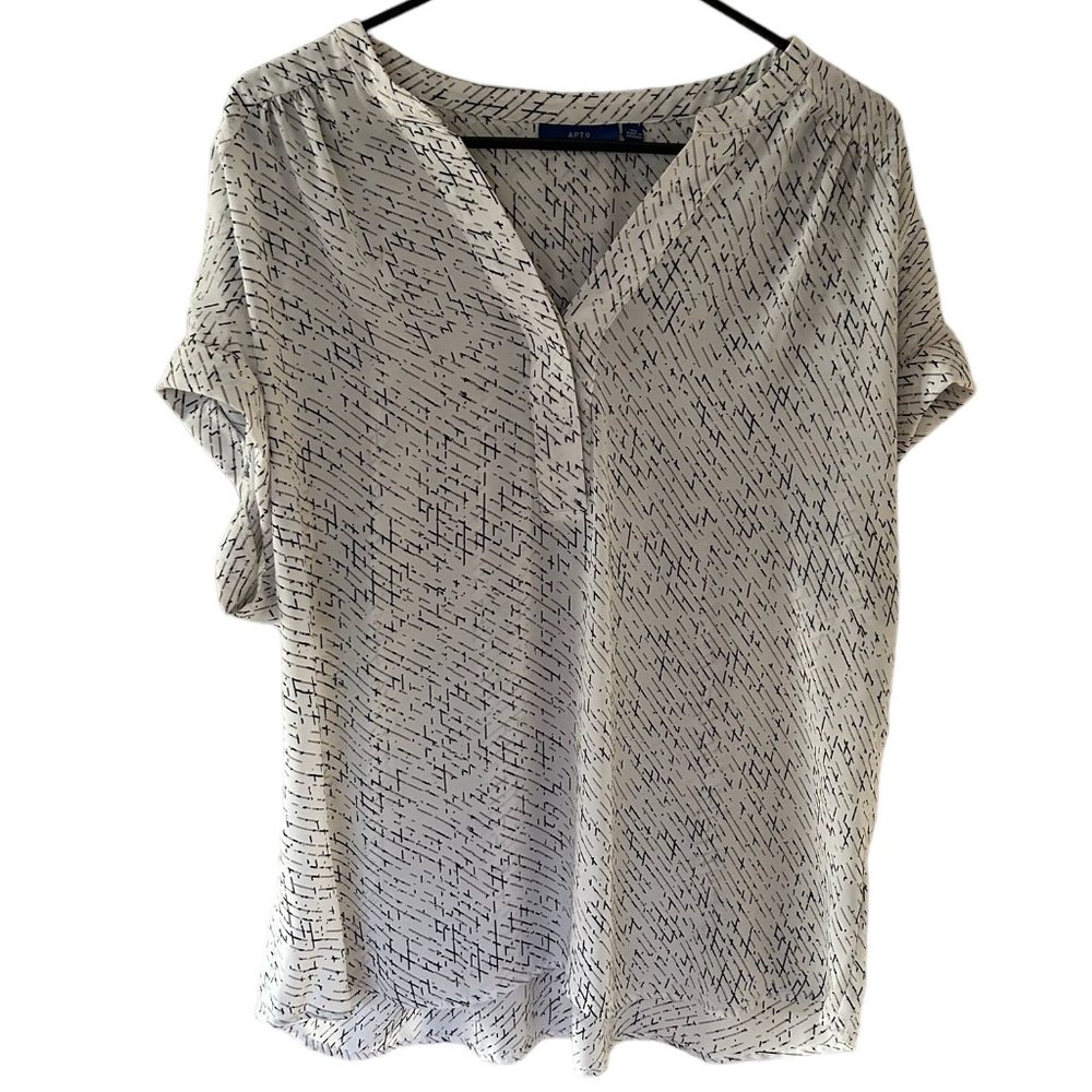 Apt. 9 Women's XL  White Black short sleeves.  428